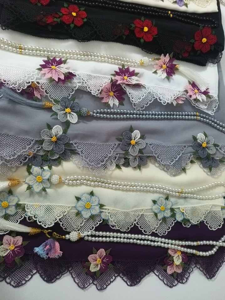 Dantel ve Çiçek Detaylı Kadın Şal - Görsel 4