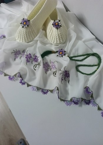 Nakışlı Beyaz Mini Örgü Terlik ve Şal Seti - Görsel 8