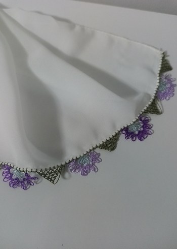 Nakışlı Beyaz Mini Örgü Terlik ve Şal Seti - Görsel 7