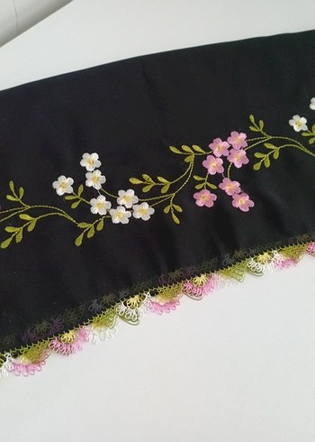 Çiçek İşlemeli Dantel Detaylı Kadın Fular - Görsel 5