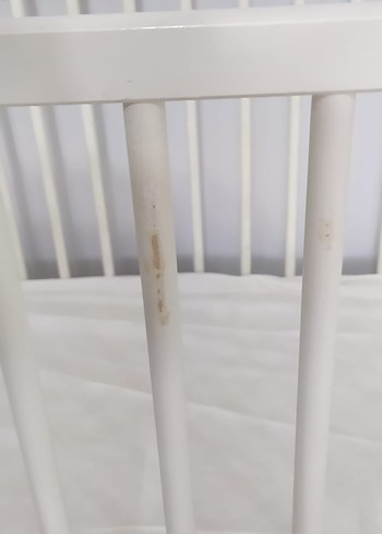 Beden Beyaz Bebek Beşiği Gri Yataklı