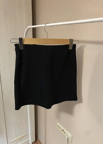 Bershka Mini Siyah Etek 
