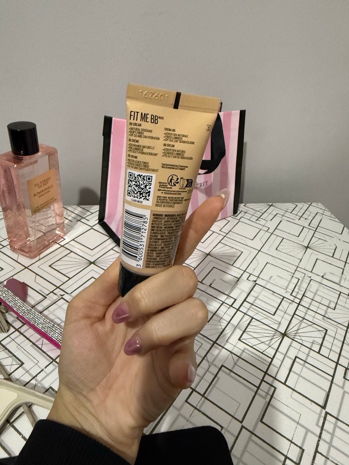 Bej Renkli Hafif BB Krem SPF 50 - Görsel 3