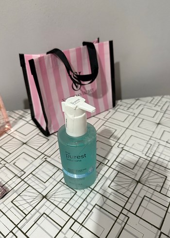 The Purest Solutions Nemlendirici Yüz Temizleyici - Görsel 2