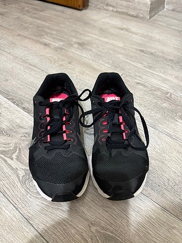 Nike Kadın Nike Spor Ayakkabı