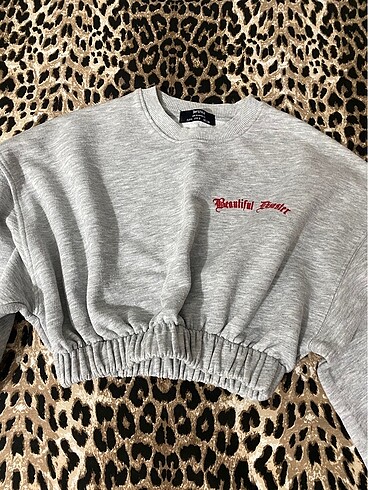 BERSHKA CROP SWEAT