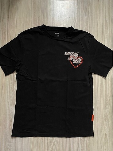 BERSHKA BASKILI TSHİRT