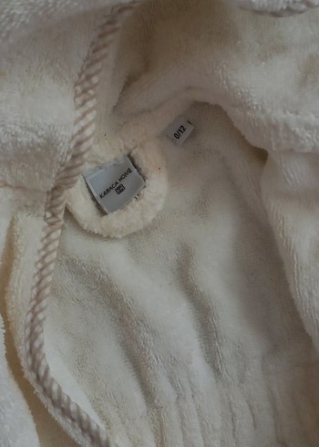 Kapüşonlu Beyaz Nakışlı Kız Bornozu - Görsel 3