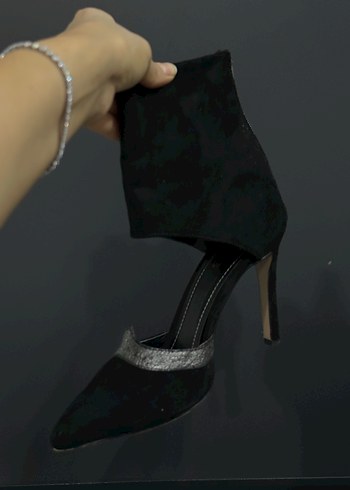 Siyah Süet Stiletto Kemer Detaylı Kadın Topuklu - Görsel 4