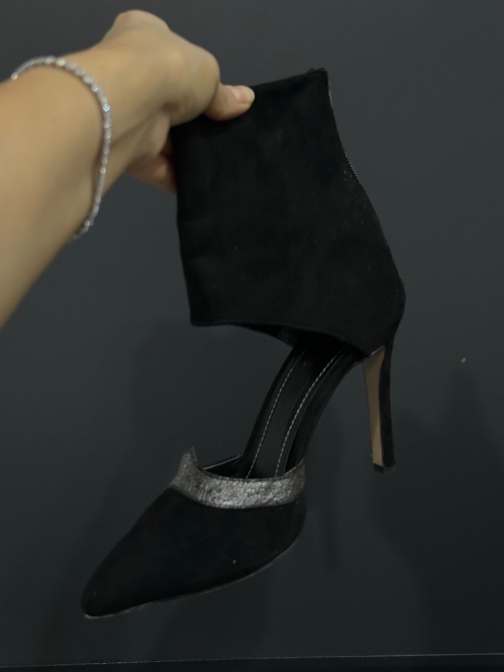 Siyah Süet Stiletto Kemer Detaylı Kadın Topuklu - Görsel 4