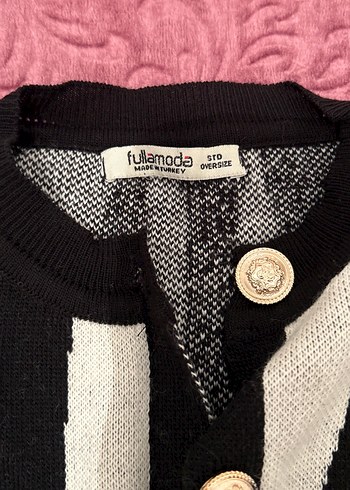 Zebra Desenli Düğmeli Kadın Hırka - Görsel 3