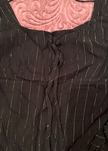 Piliseli V Yakalı Siyah Kadın Bluz - Görsel 2