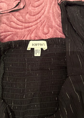 Piliseli V Yakalı Siyah Kadın Bluz - Görsel 3