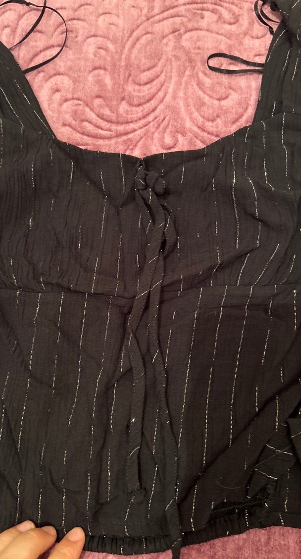 Piliseli V Yakalı Siyah Kadın Bluz - Görsel 2