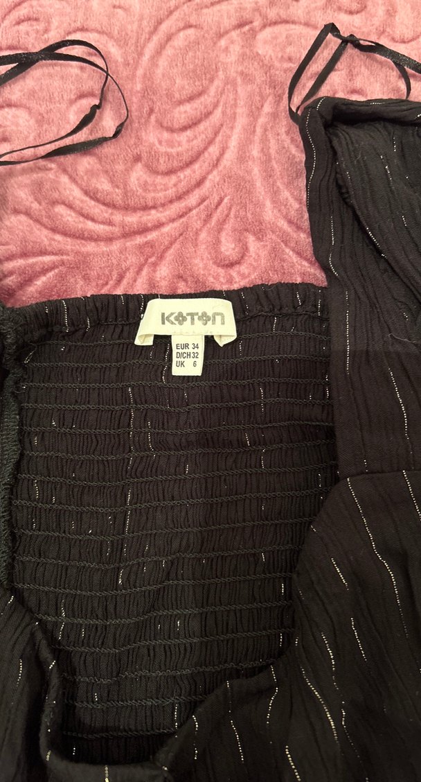 Piliseli V Yakalı Siyah Kadın Bluz - Görsel 3