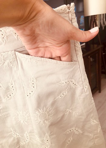 38 Beden Dantel Detaylı Beyaz Nakışlı Midi Etek
