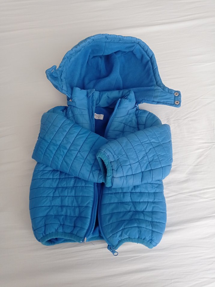 Mavi Kapüşonlu Erkek Çocuk Mont - Görsel 2