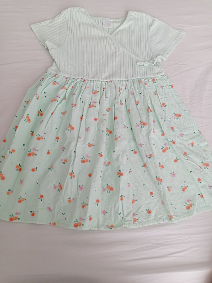 Kız Çocuk Beyaz V Yaka Piliseli Elbise - Görsel 3