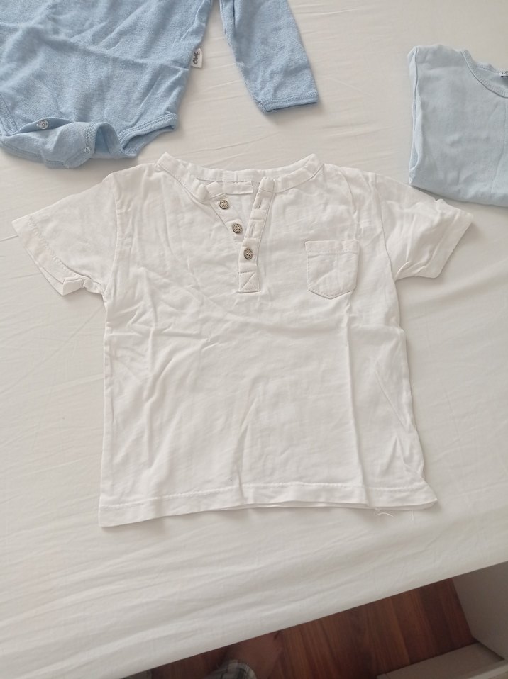 Çocuk için pastel renkli beyaz tsort ve iclikler - Görsel 3