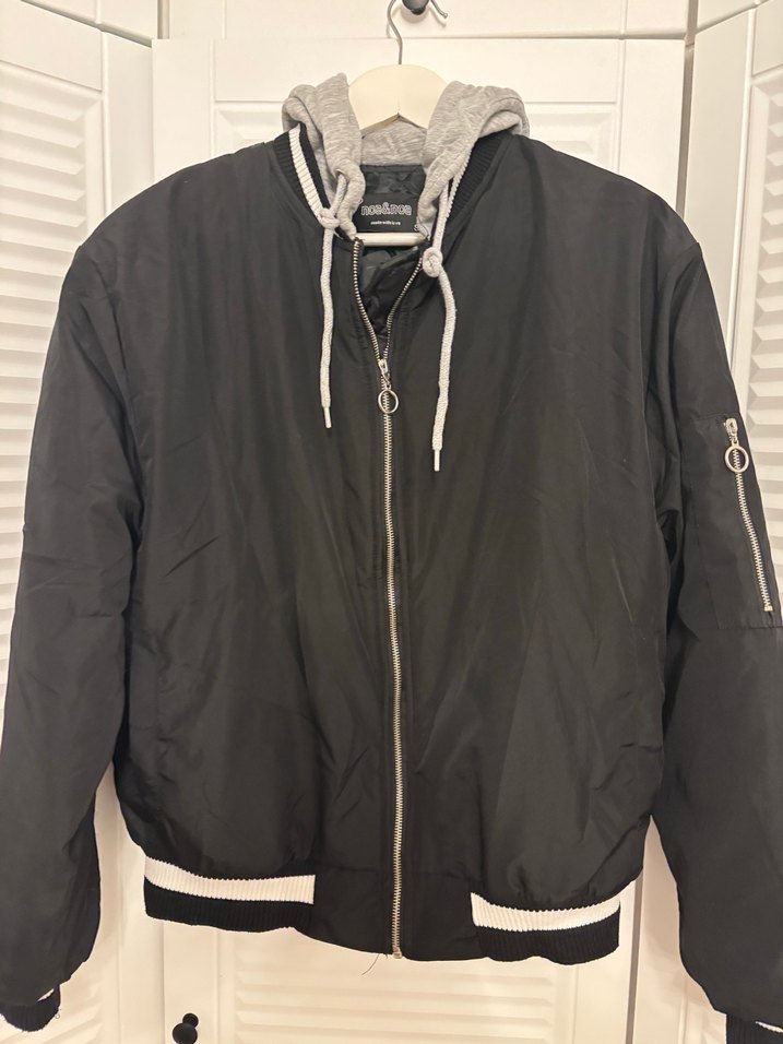 Gri Kapüşonlu Siyah Kadın Fermuarlı Ceket - Görsel 4