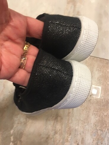 37 Beden Siyah ışıltılı yeni etiketli ayakkabı