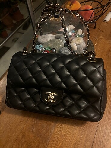 Chanel askılı çanta