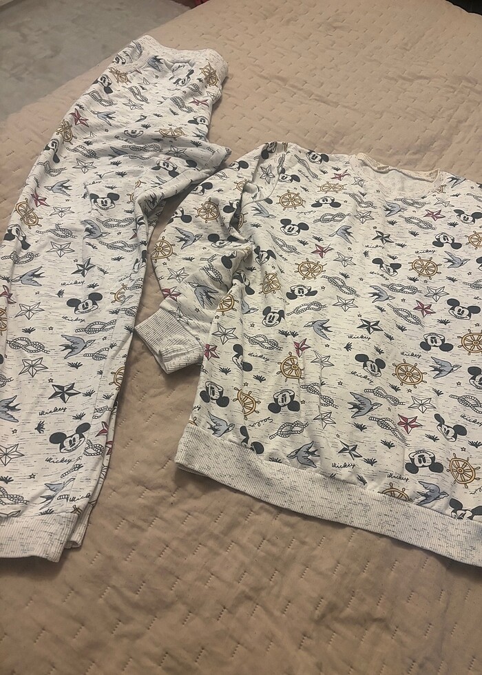 Mickey mouse pijama takımı - Görsel 4