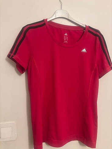 Adidas spor üst