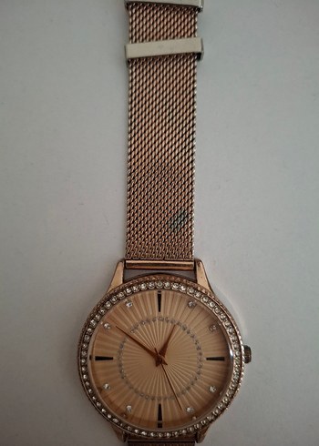 Klasik Şıklıkta Bej Kadın Kol Saati - Görsel 3