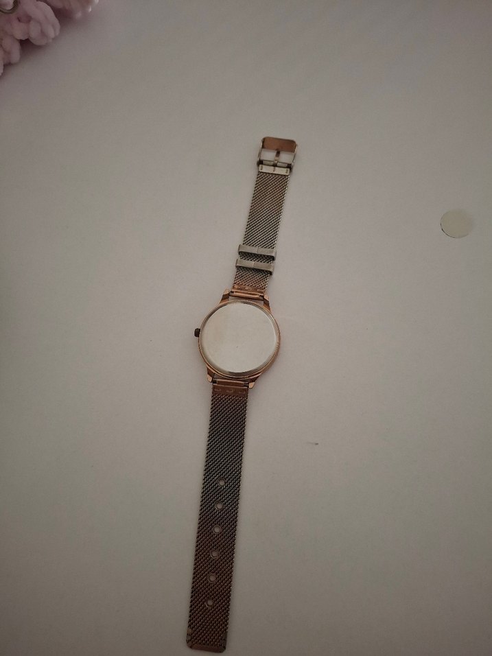 Klasik Şıklıkta Bej Kadın Kol Saati - Görsel 4