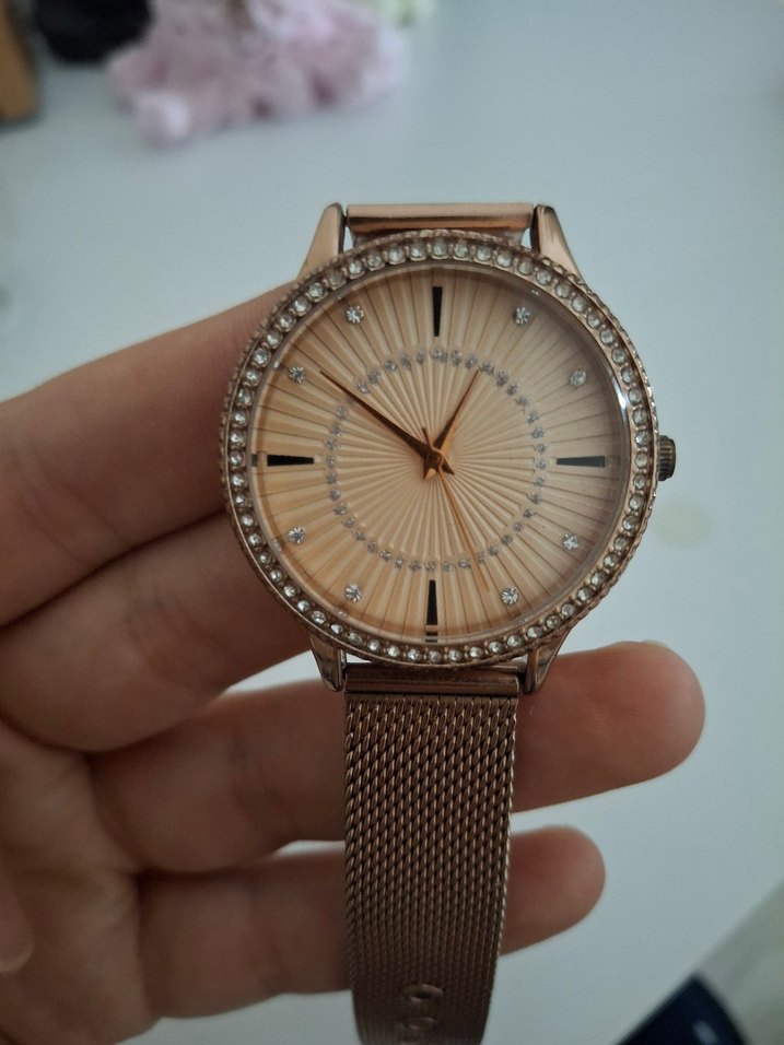 Klasik Şıklıkta Bej Kadın Kol Saati - Görsel 5