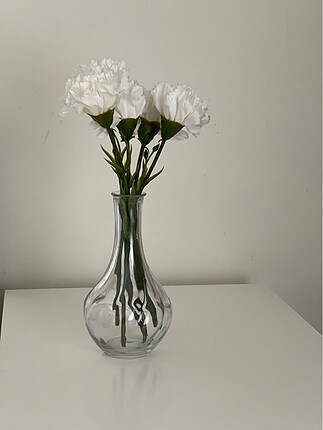 Vazo ve çiçekler