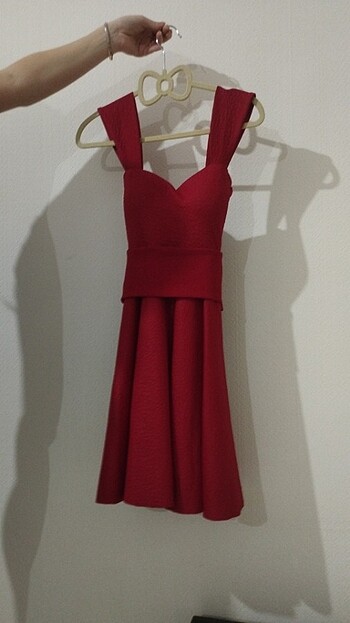 Kırmızı abiye elbise - Görsel 5