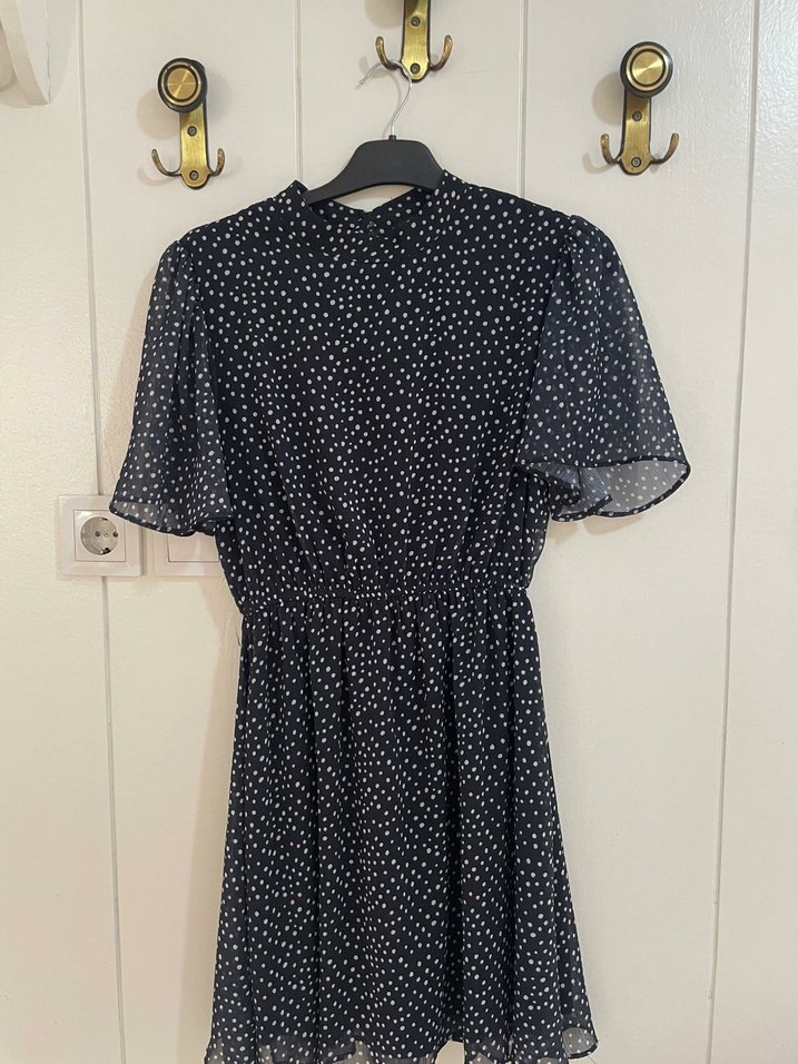 Puantiye Desenli Siyah Midi Elbise - Görsel 3