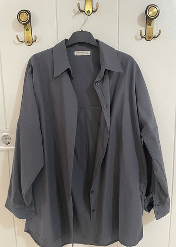 Gri V Yaka Düğmeli Keten Kadın Gömlek - Görsel 2