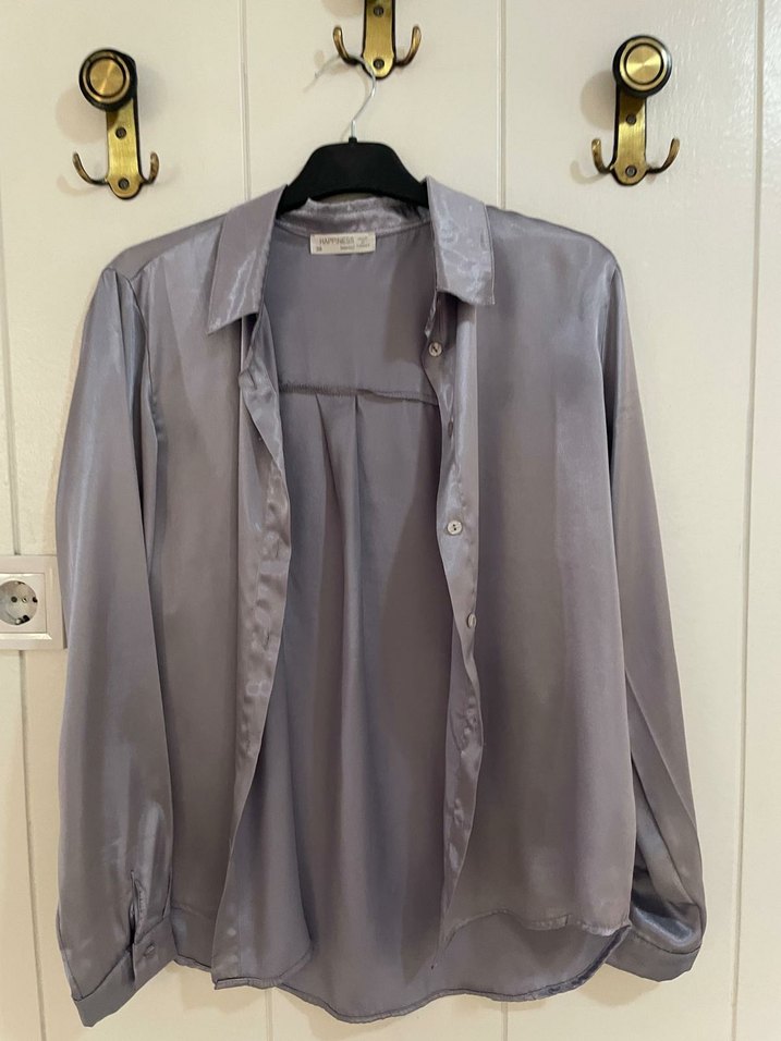 Gri Saten Düğmeli Kadın Gömlek - Görsel 2