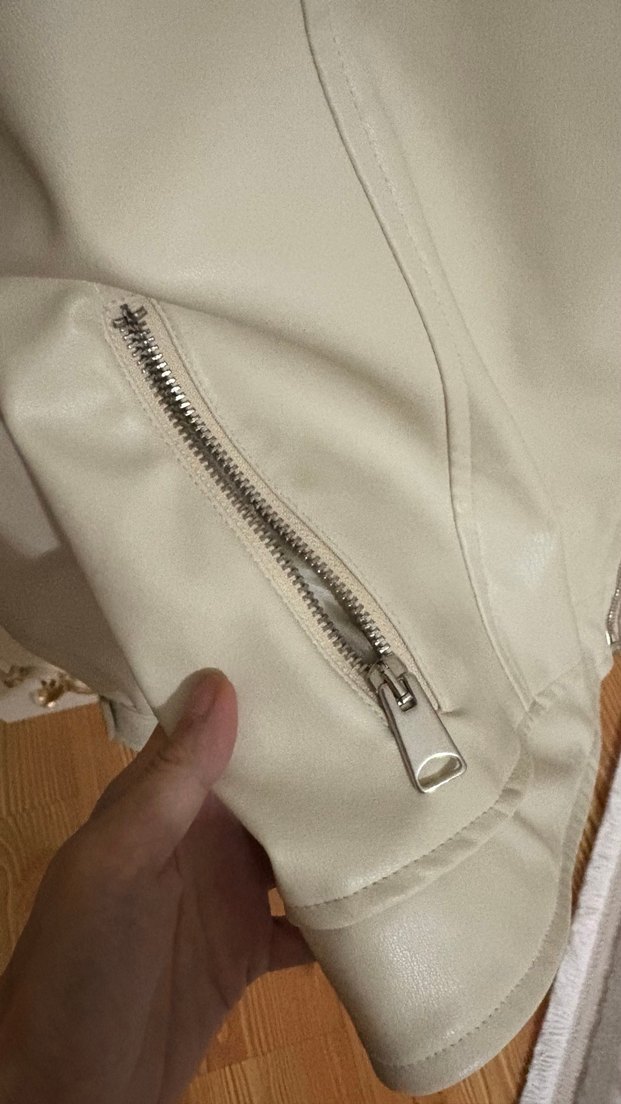 Zara model Bej Kadın Deri Ceket Fermuarlı - Görsel 2