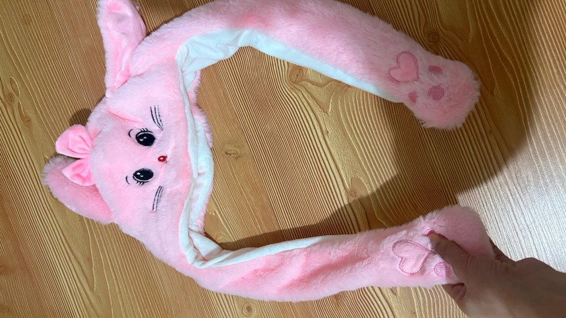 Pembe Peluş Çocuk Bere Kulaklı ve Kalpli ışıklı - Görsel 3