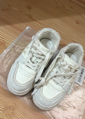 Beyaz Bağcıklı Kadın Spor Ayakkabı - Görsel 3