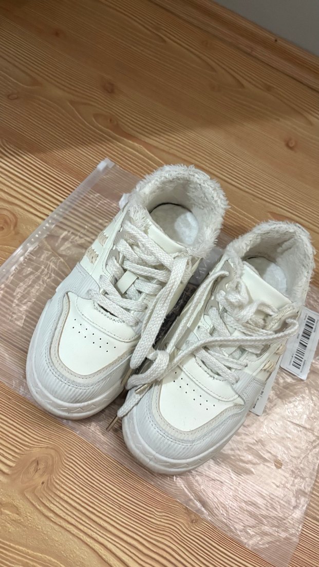 Beyaz Bağcıklı Kadın Spor Ayakkabı - Görsel 3