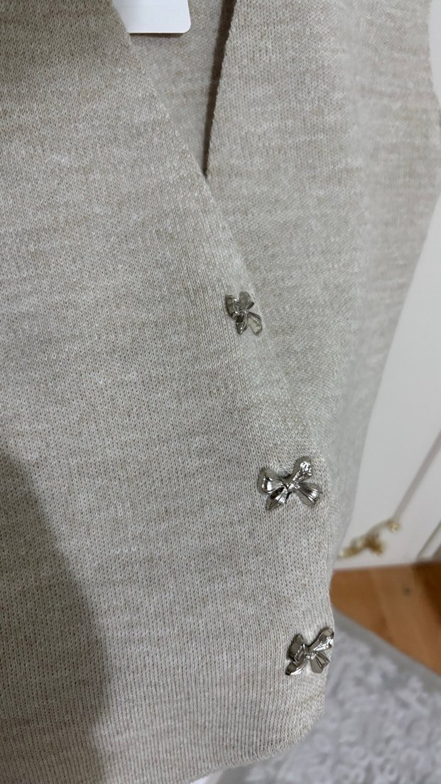 Gri Düğmeli Kadın Yün Yelek - Görsel 3