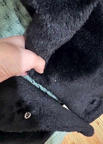 Siyah Kadın Kürk Detaylı Midi Ceket - Görsel 3