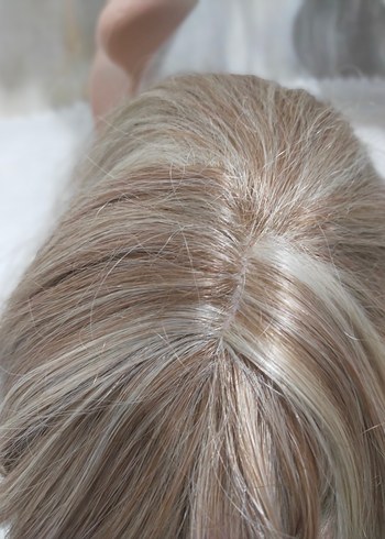 röfleli Sentetik Kumaş Kadın Peruk - Görsel 4