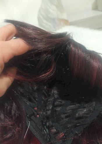 Kırmızı Siyah Gotik Sentetik Peruk - Görsel 5