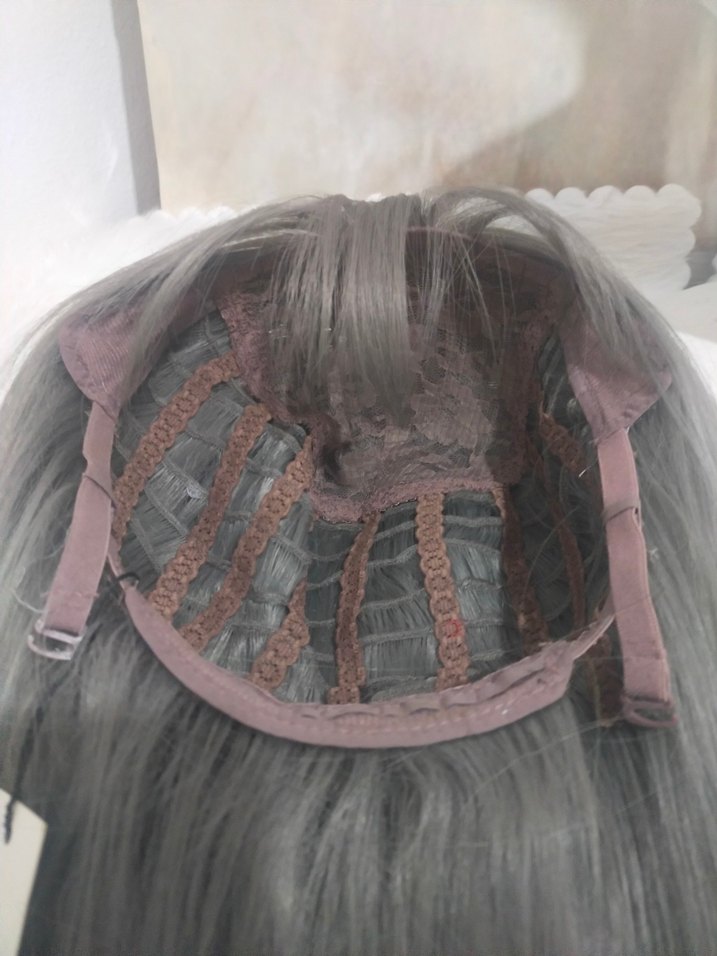 Gri Sentetik Kumaş Kadın Peruk - Görsel 3