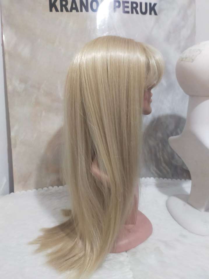 Bej Uzun Sentetik Peruk - Görsel 4