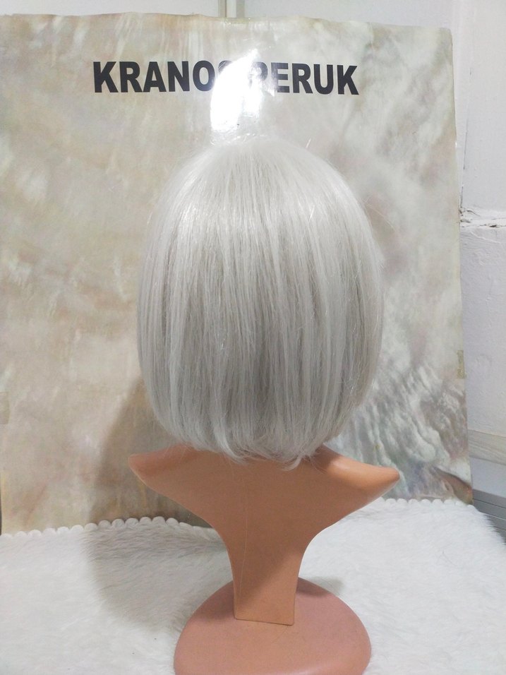 Gri Kadın Sentetik Kumaş Peruk - Görsel 4