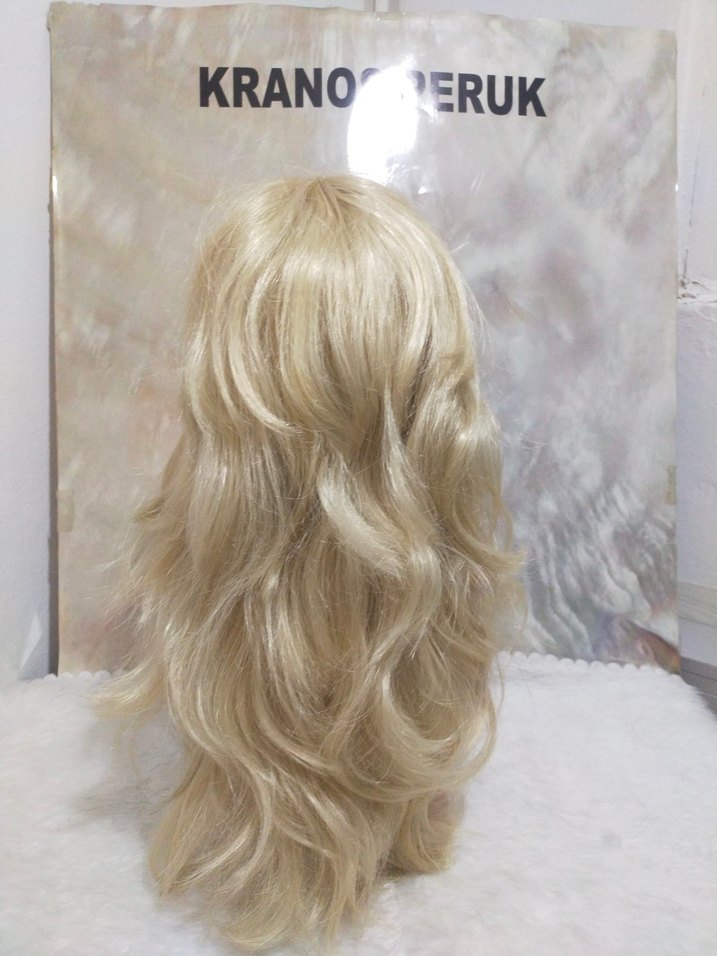 Bej Tüylü Sentetik Kadın Peruk - Görsel 3