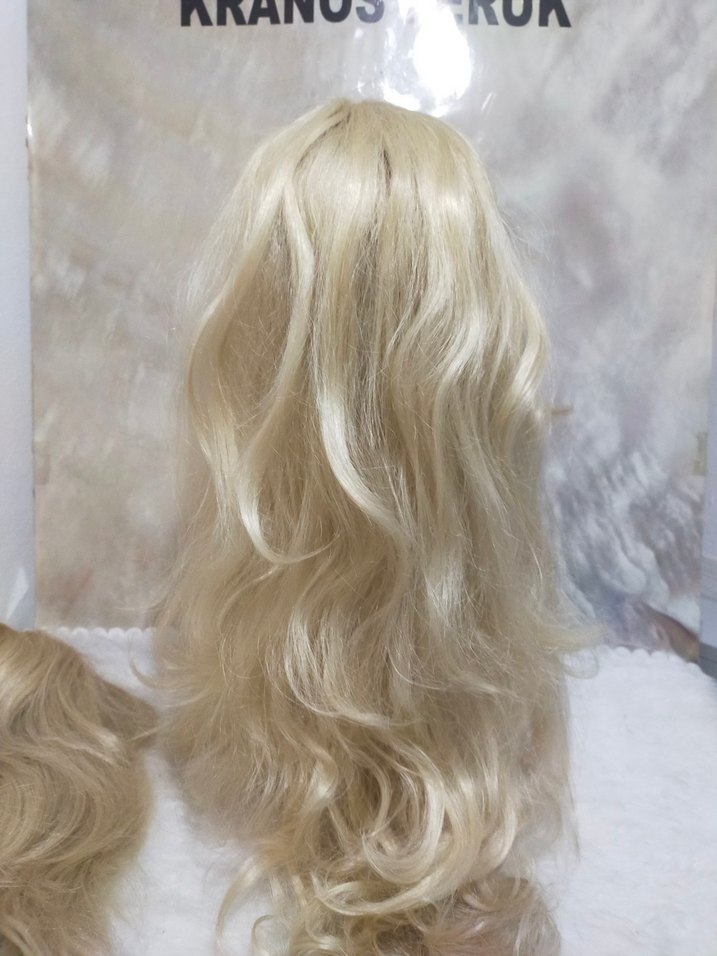 pilatin rengiUzun Dalgalı Sentetik Peruk - Görsel 4