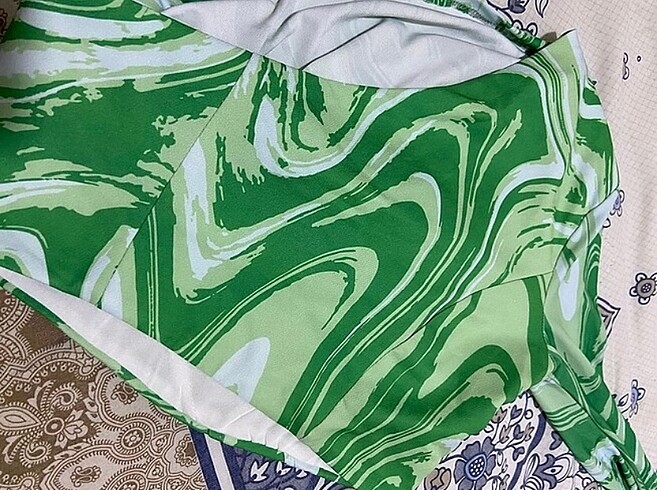 Trendyol & Milla Trendyol tek kol yeşil beyaz desenli crop 34 36